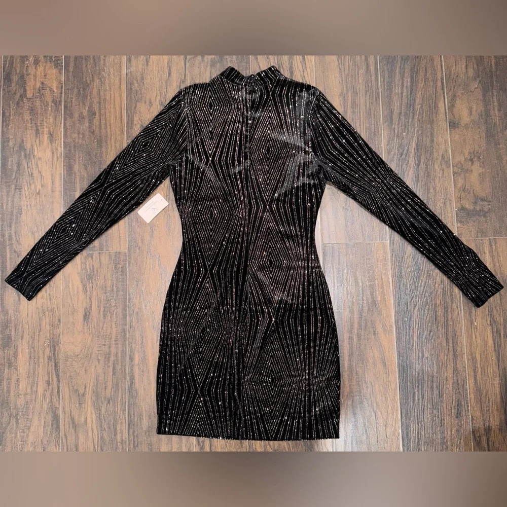 ‼️SOLD‼️New Women’s Mini To The Nines Black Glitter Velvet‎ Dress-Size Medium - Picture 6 of 13